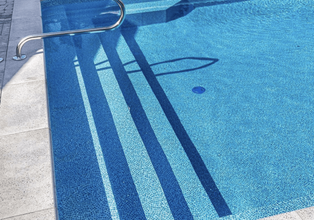 palmetto_bay_tile_brava_beach_floor_vinyl_swimming_pool